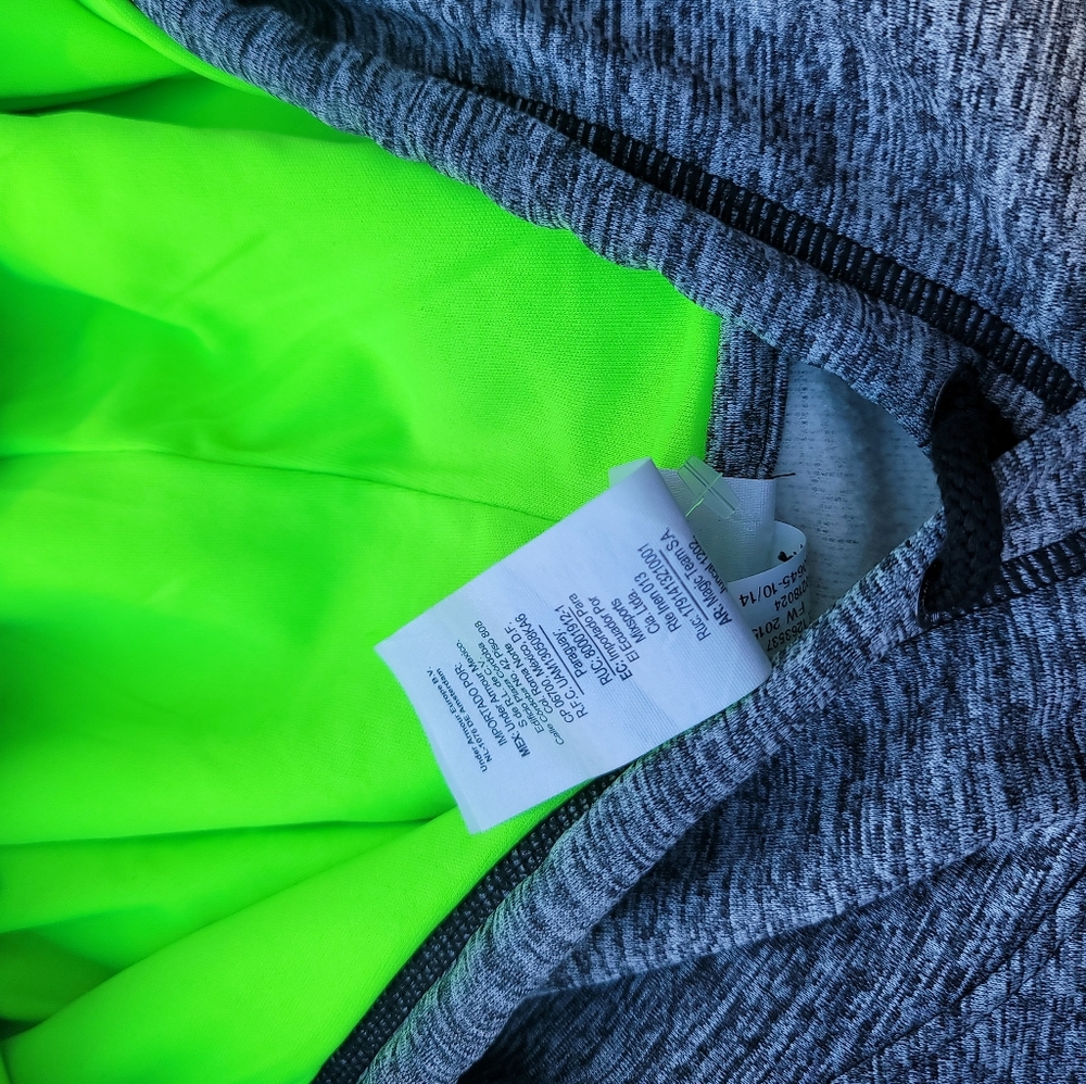 Under Armour women's sweatshirt